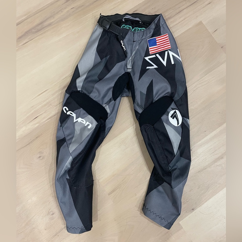 SEVEN motocross / BMX pants sz 18